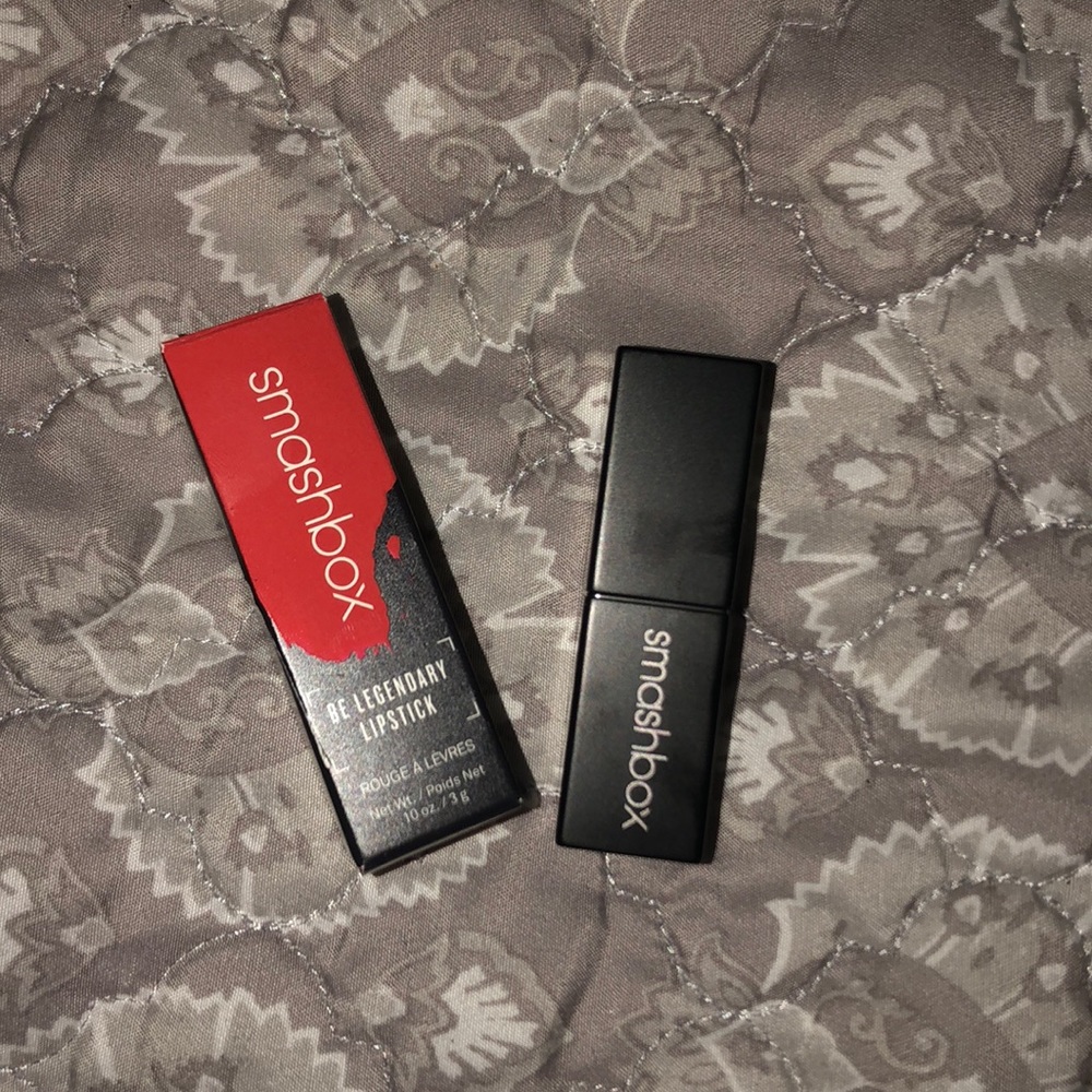 Smashbox Be Legendary Lipstick. Color: Spectacle.